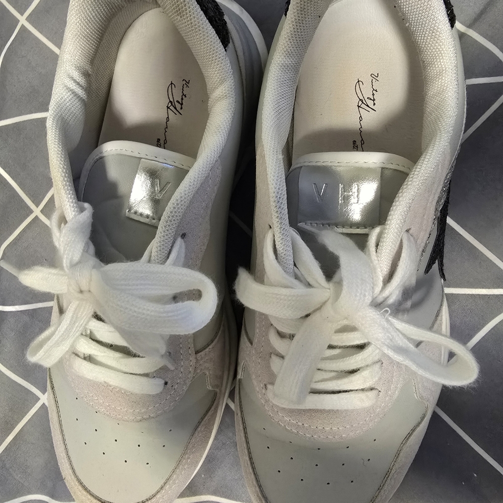 Running shoes - Picture 3 of 4